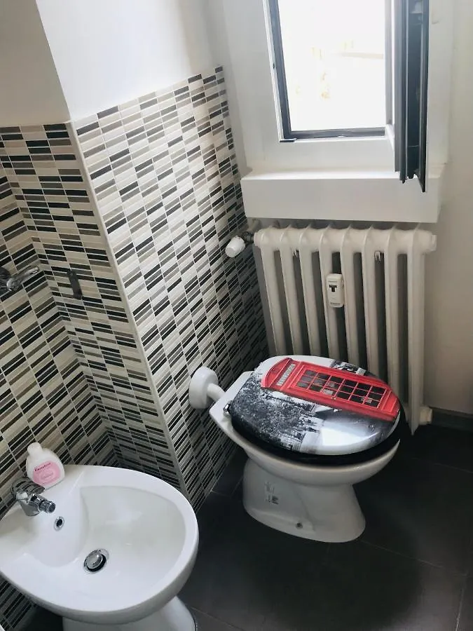 Cozy Apartment 3 Km Away From Duomo Milan