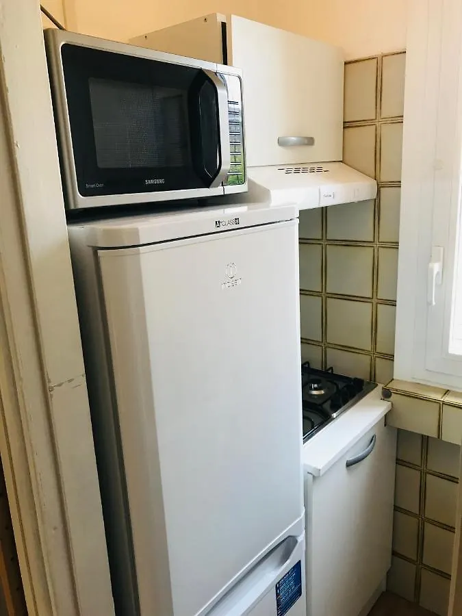 Cozy Apartment 3 Km Away From Duomo Milan 0*,
