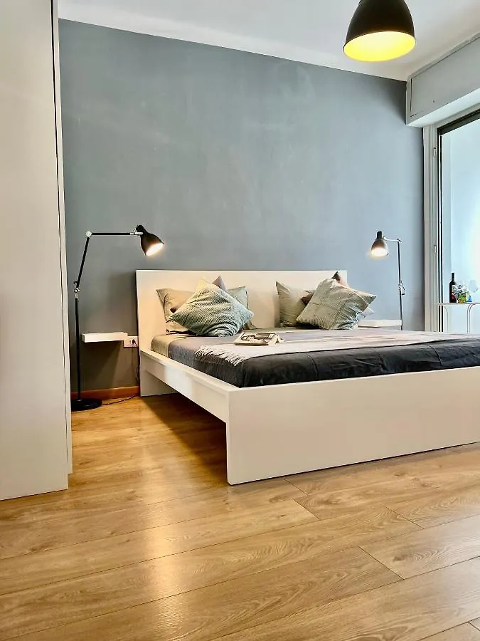 Cozy Apartment 3 Km Away From Duomo Milan